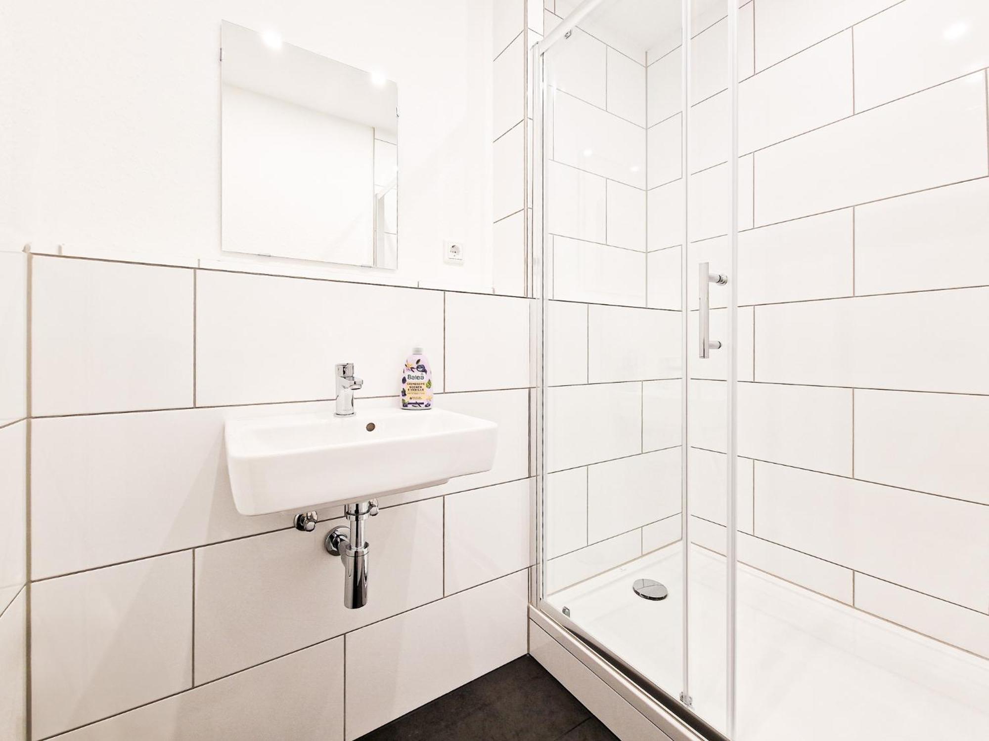 Raj Living - City Center Apartments With 5 Rooms - 10 Min Messe Dus Düsseldorf Exterior foto